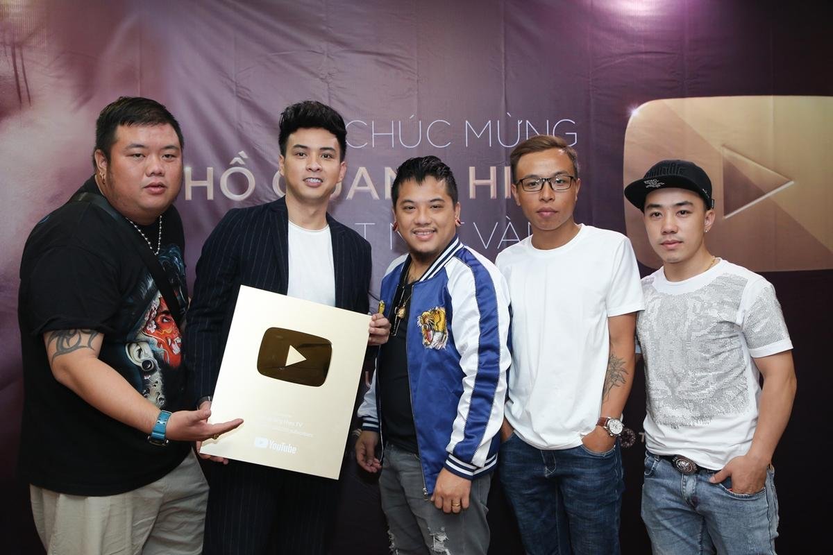 Sau Sơn Tùng M-TP, Hồ Quang Hiếu là ca sĩ Việt Nam thứ 3 đạt nút vàng YouTube Ảnh 5