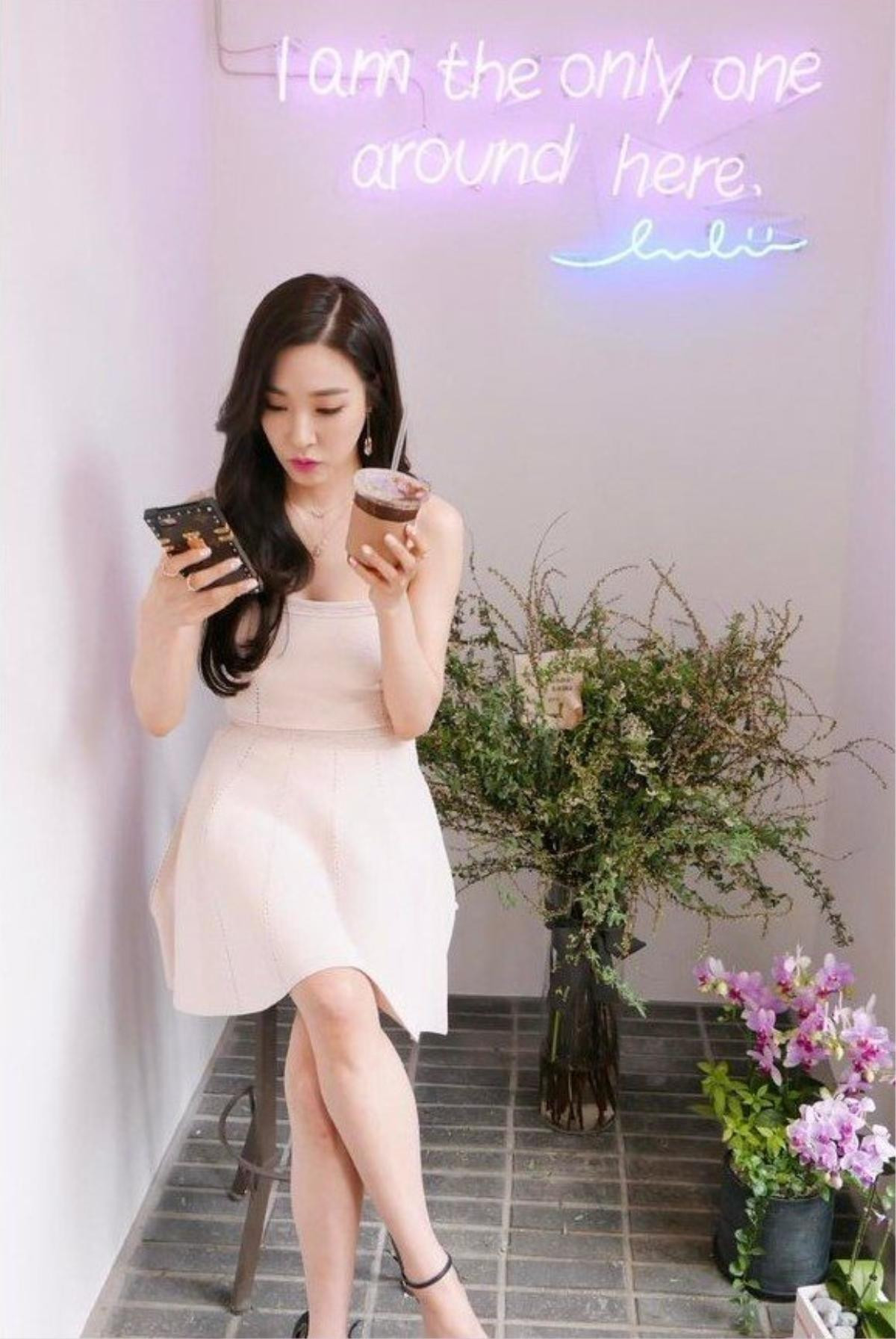 Sao Hàn nào đang dùng ốp lưng smartphone sang chảnh và đắt giá nhất, chiếc đứng đầu sẽ khiến bạn choáng váng Ảnh 4