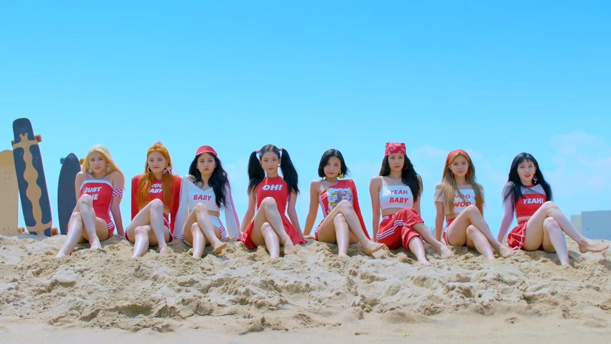 MV Kpop tuần qua: Liệu Red Velvet có hot hơn 'tân binh khủng long' của nhà JYP? Ảnh 5