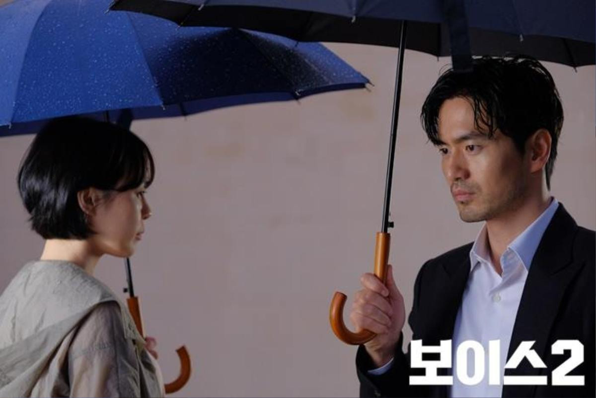 Ngộp thở 'cao thủ tình trường' Lee Jin Wook trong 'Voice 2' - Đã hiểu tại sao 'chị đại' Gong Hyo Jin, Choi Ji Woo bị đổ gục Ảnh 12