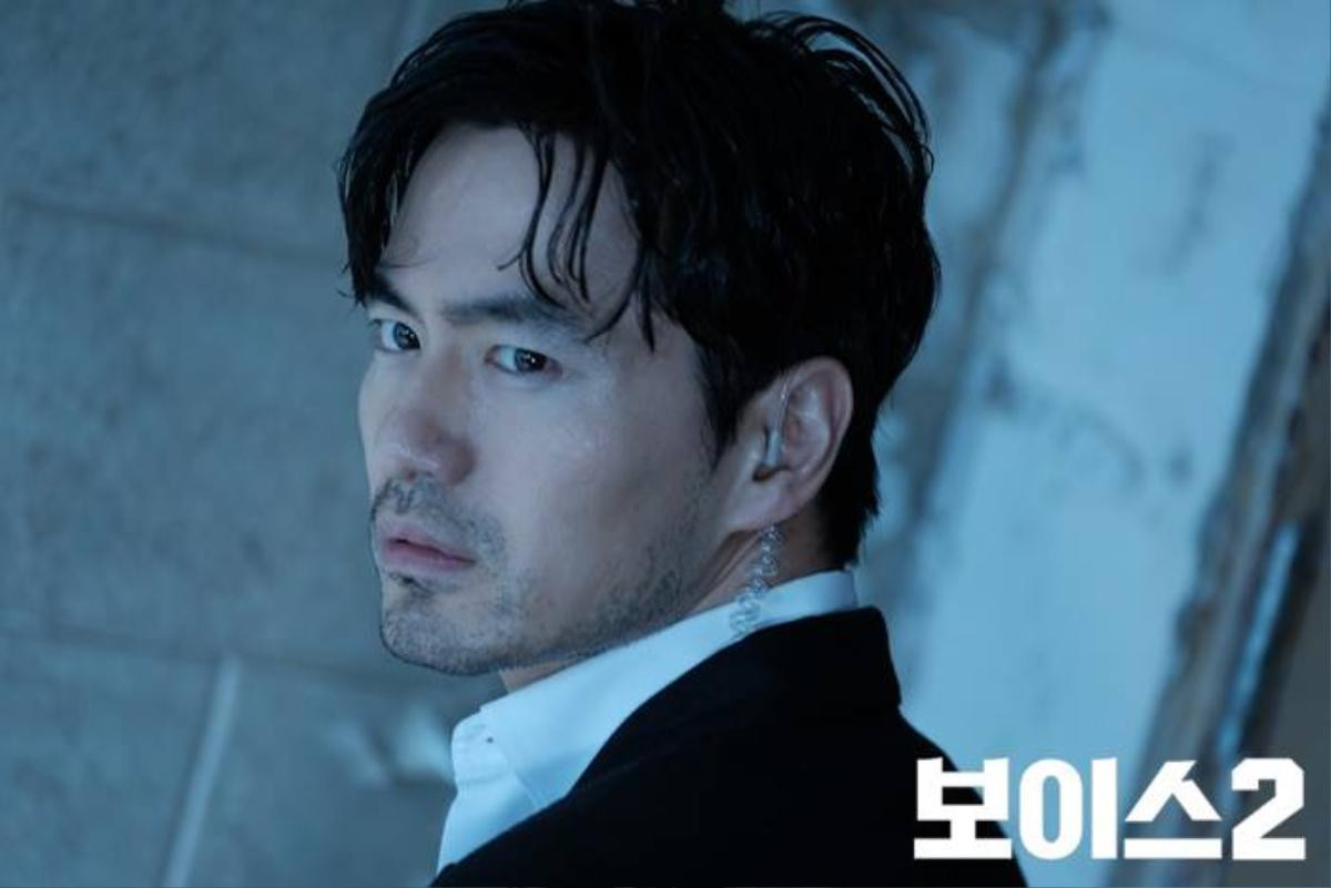 Ngộp thở 'cao thủ tình trường' Lee Jin Wook trong 'Voice 2' - Đã hiểu tại sao 'chị đại' Gong Hyo Jin, Choi Ji Woo bị đổ gục Ảnh 27