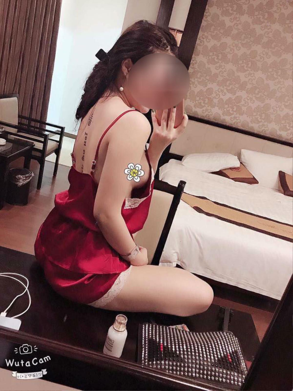 Cô gái xinh như hotgirl bị nhóm người xông vào đánh ghen xé nát quần áo, cắt phăng từng nắm tóc vì không khai mật khẩu điện thoại Ảnh 3