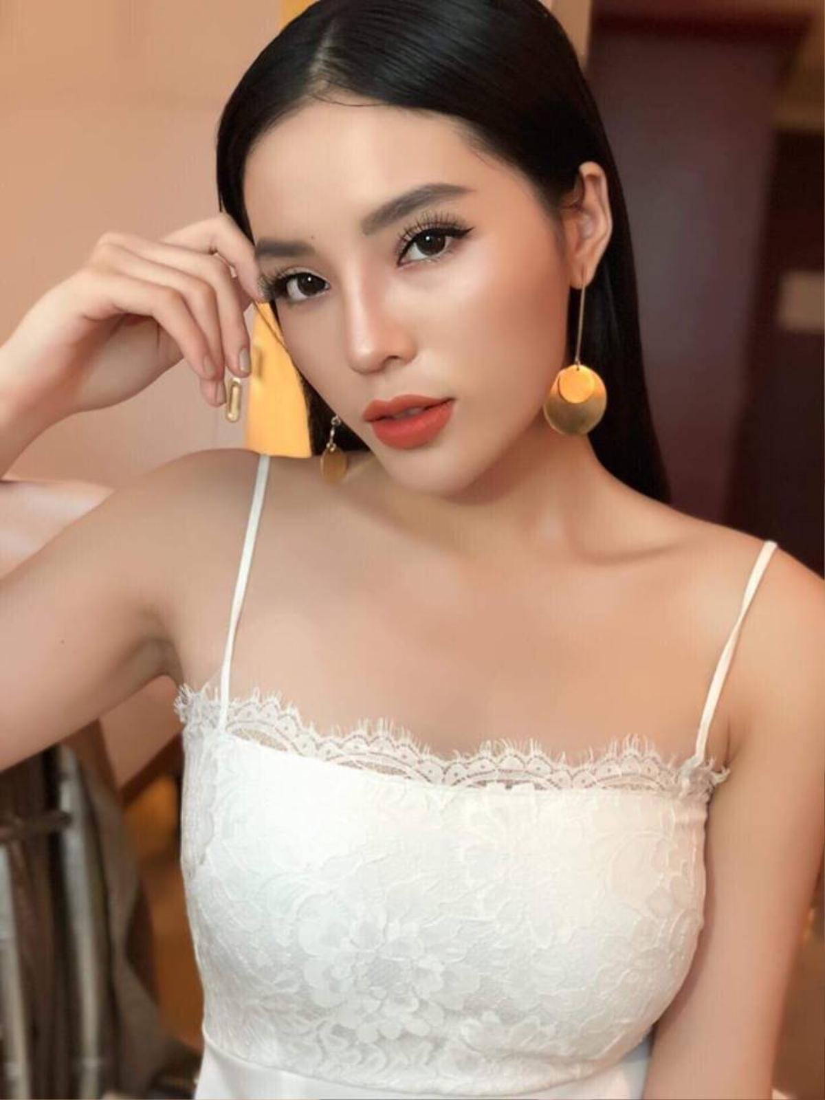 Make-up tone Thái Lan: Kỳ Duyên, Tóc Tiên đồng loạt lên ngôi còn Nam Em thành thảm họa Ảnh 2