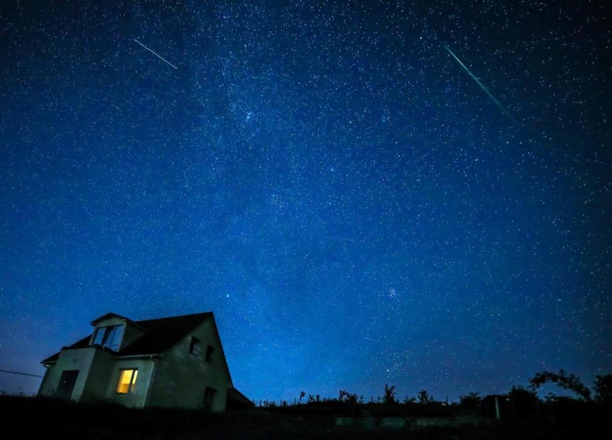 Mưa sao băng Perseid đẹp tuyệt vời trên bầu trời đêm Ảnh 11