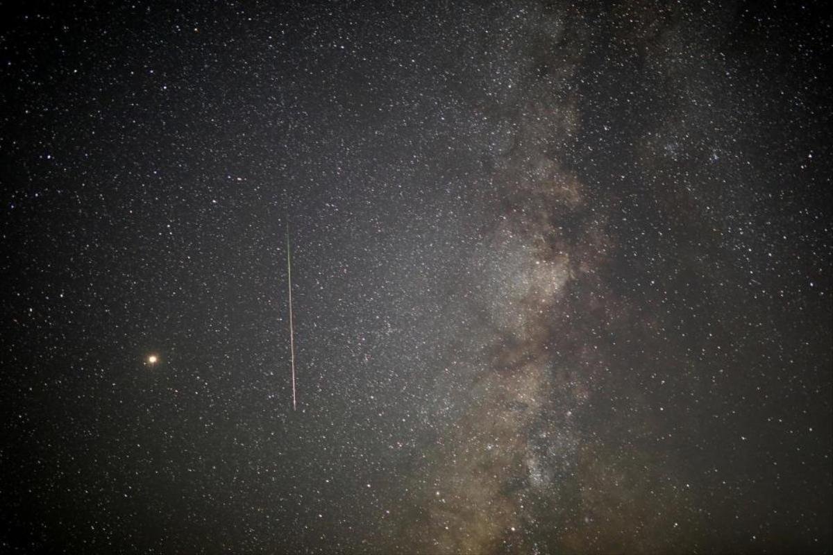 Mưa sao băng Perseid đẹp tuyệt vời trên bầu trời đêm Ảnh 12