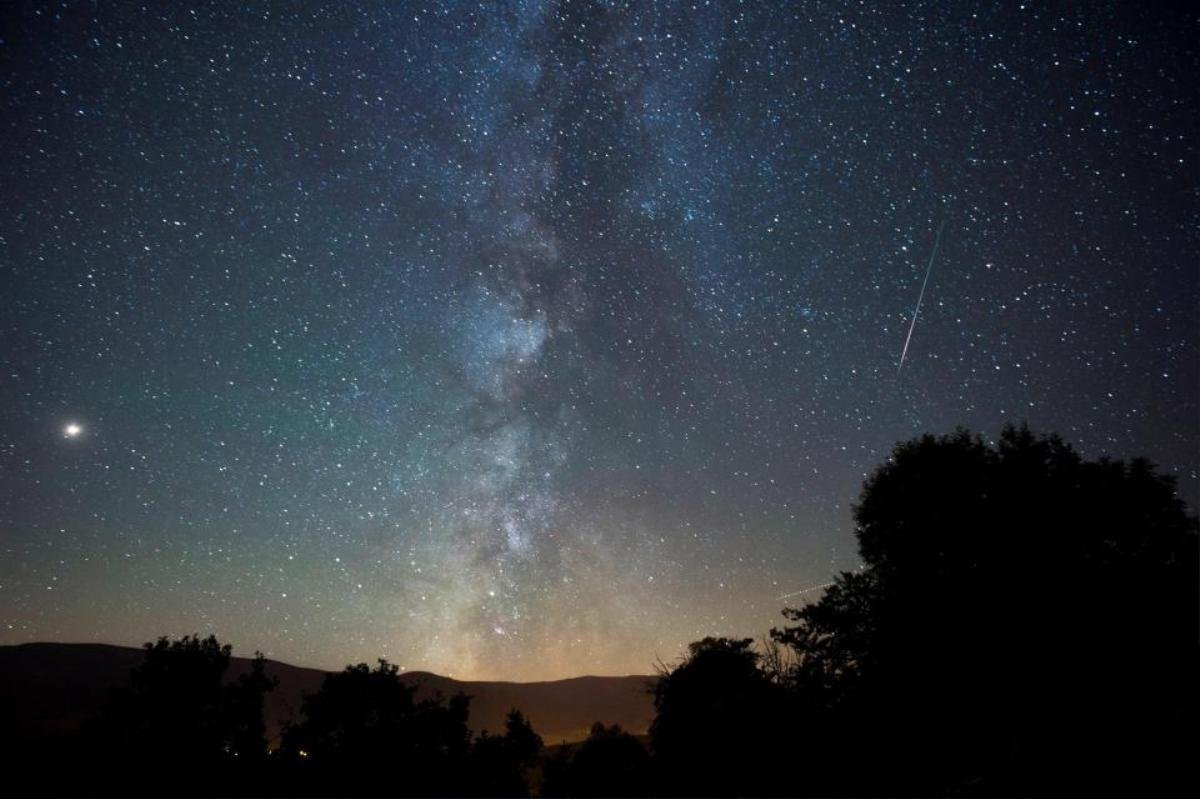 Mưa sao băng Perseid đẹp tuyệt vời trên bầu trời đêm Ảnh 13