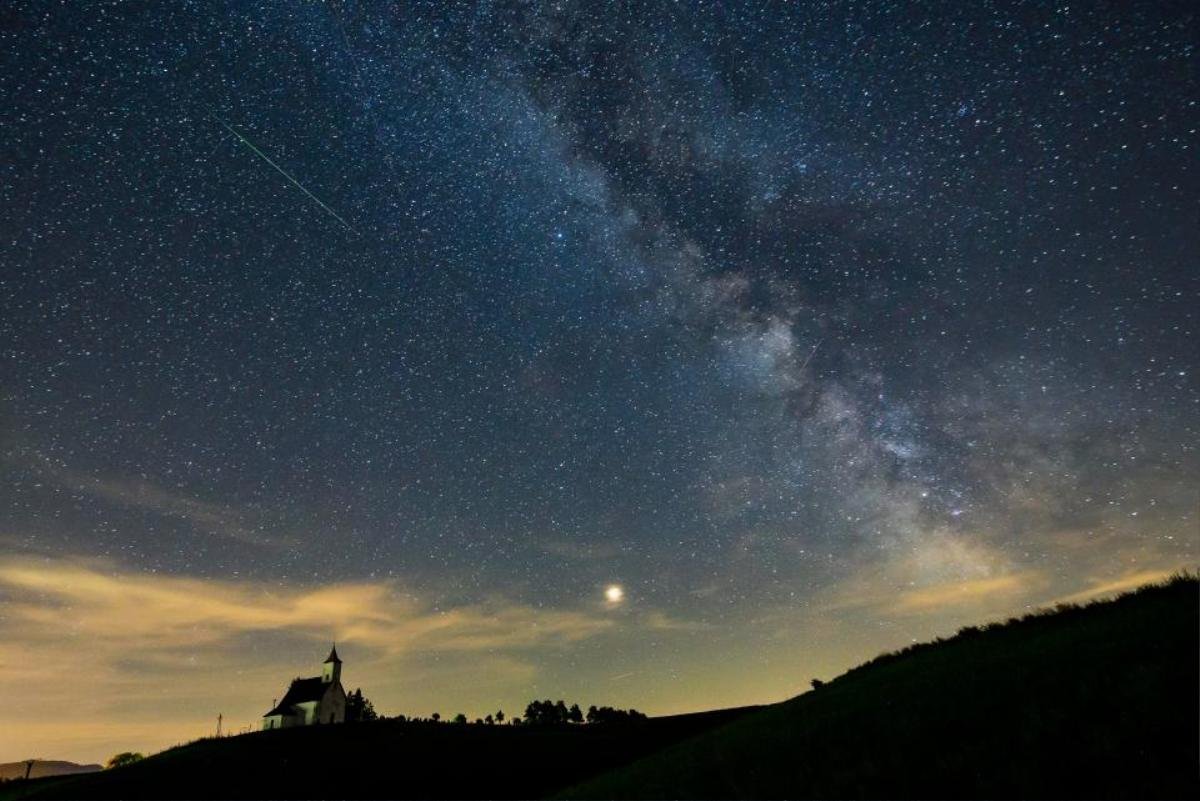 Mưa sao băng Perseid đẹp tuyệt vời trên bầu trời đêm Ảnh 8