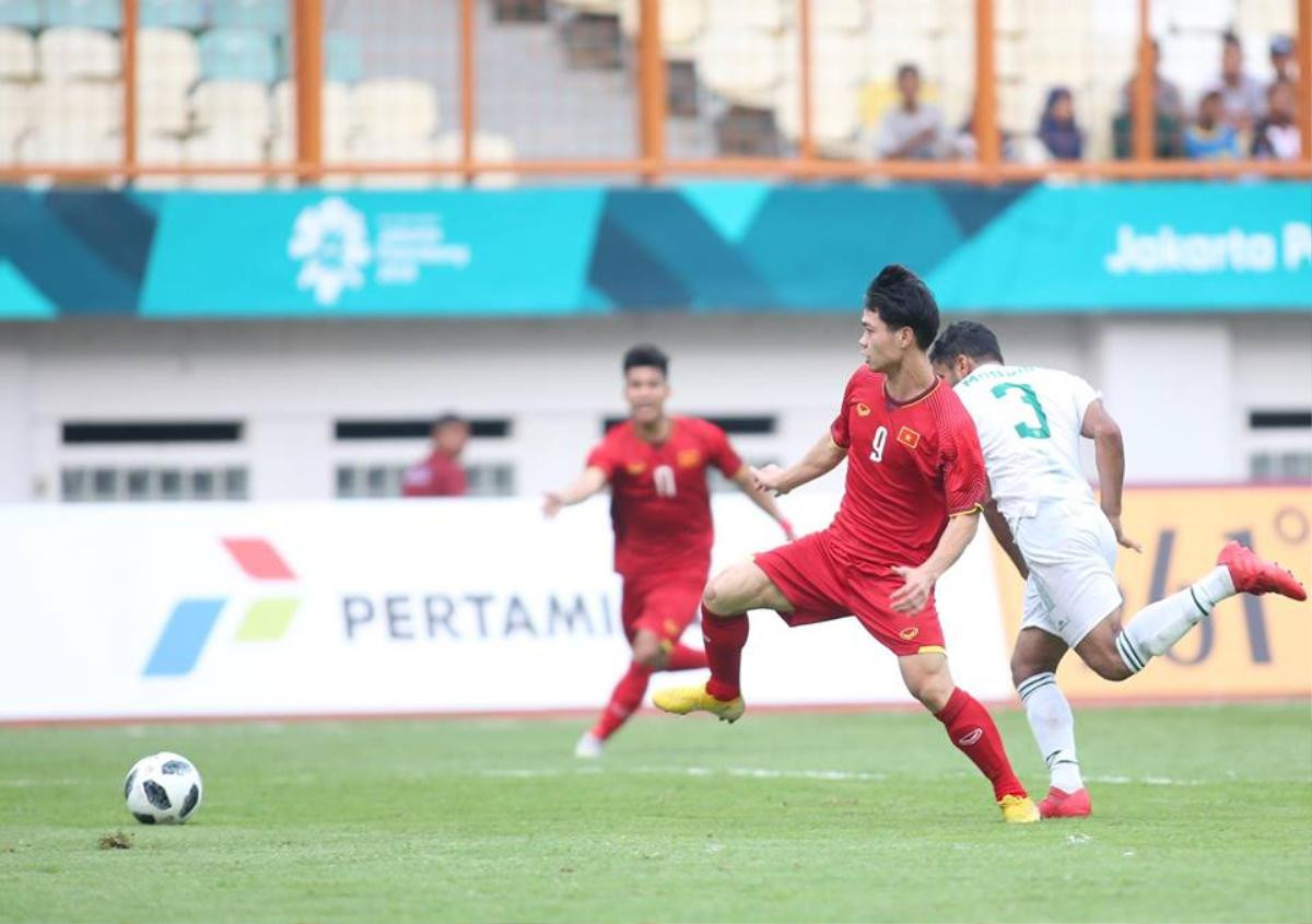 U23 Việt Nam-U23 Pakistan 3-0: Văn Quyết rực sáng, Công Phượng 2 lần sút hỏng penalty Ảnh 3