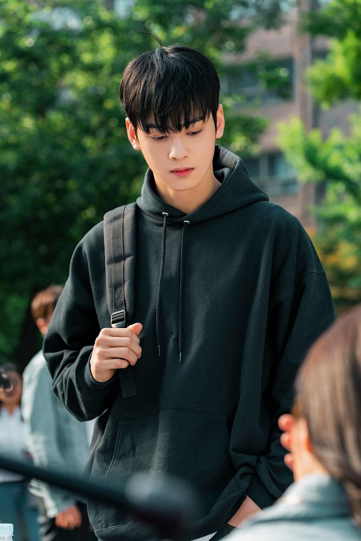 Nhan sắc gây 'sốt' màn ảnh của L (INFINITE) và Cha Eun Woo (ASTRO) giữa năm 2018 Ảnh 58