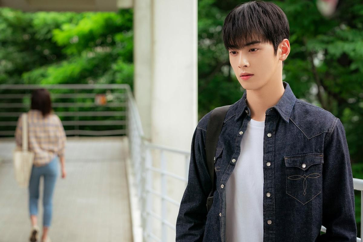 Nhan sắc gây 'sốt' màn ảnh của L (INFINITE) và Cha Eun Woo (ASTRO) giữa năm 2018 Ảnh 55