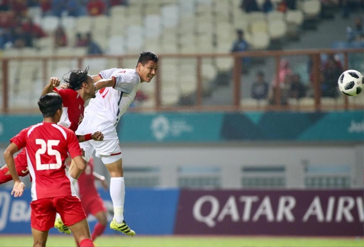 ‘Song Đức’ ghi bàn, Olympic Việt Nam vượt qua vòng bảng Asiad 2018 Ảnh 1