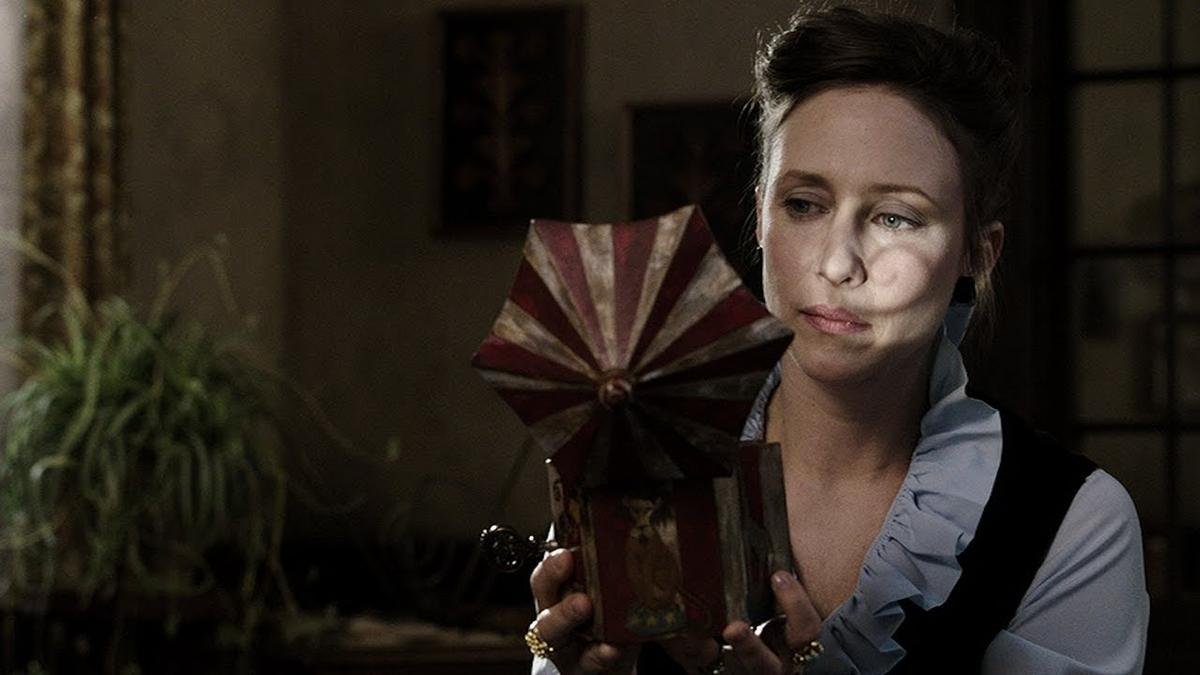 Dòng thời gian của vũ trụ kinh dị 'The Conjuring' khởi nguồn từ 'Ác quỷ ma sơ' Valak Ảnh 8