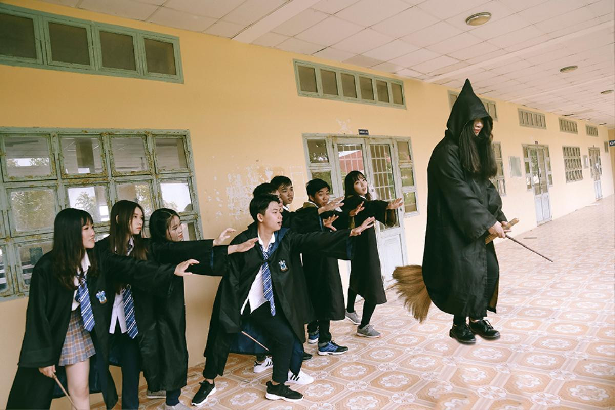 Teen Sóc Trăng 'đại náo' biến lớp học thành Học viện Phù thủy Hogwarts trong bộ ảnh kỷ yếu chất phát ngất Ảnh 8