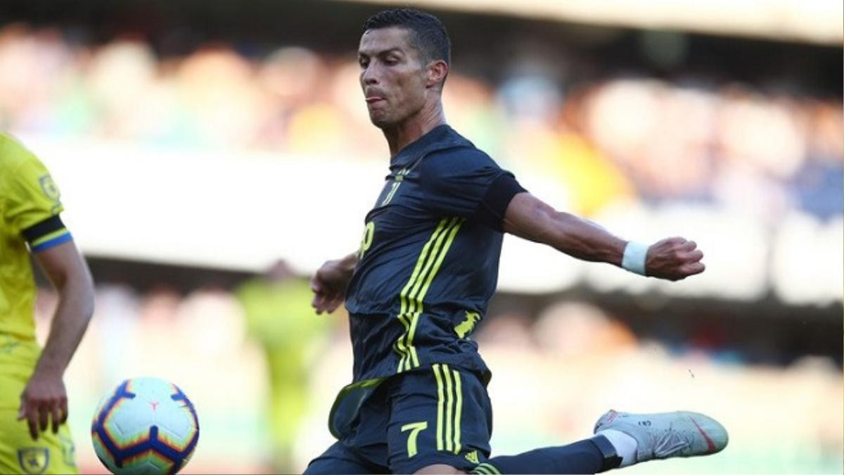 Tịt ngòi ngày ra mắt, Ronaldo thuộc một đẳng cấp khác ở Serie A Ảnh 3