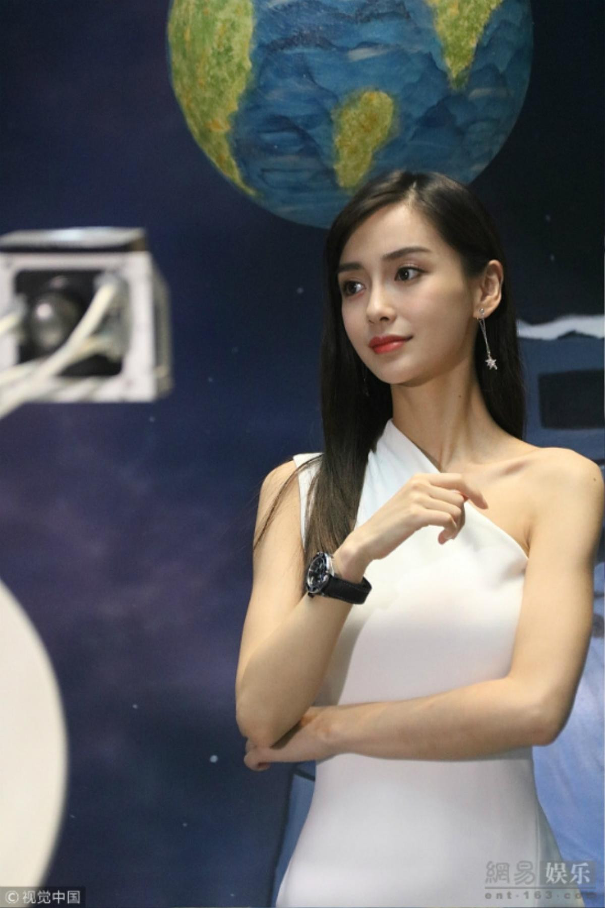 Angelababy thờ ơ với tin đồn chồng Huỳnh Hiểu Minh qua đêm cùng Cổ Lực Na Trát Ảnh 6