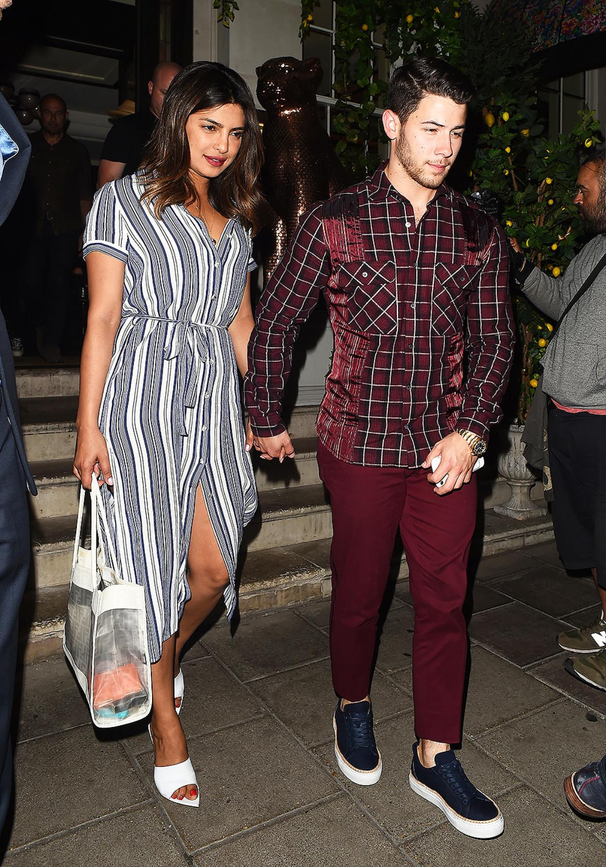 Nick Jonas đầu tư hơn 4 tỷ cho chiếc nhẫn đính hôn cùng hoa hậu Priyanka Chopra Ảnh 5