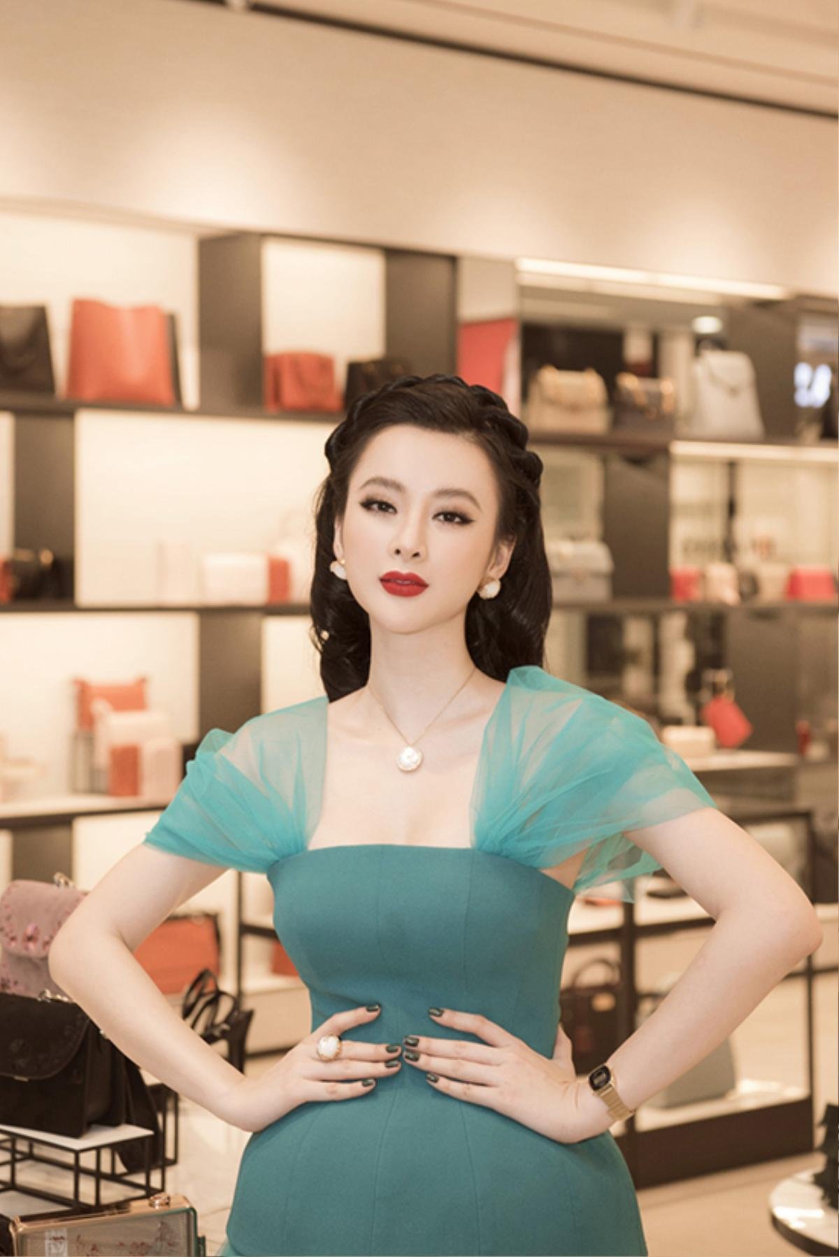 Hương Giang, Lan Khuê lên ngôi với lớp make-up hoàn hảo - Angela Phương Trinh lại như gấp đôi số tuổi Ảnh 9