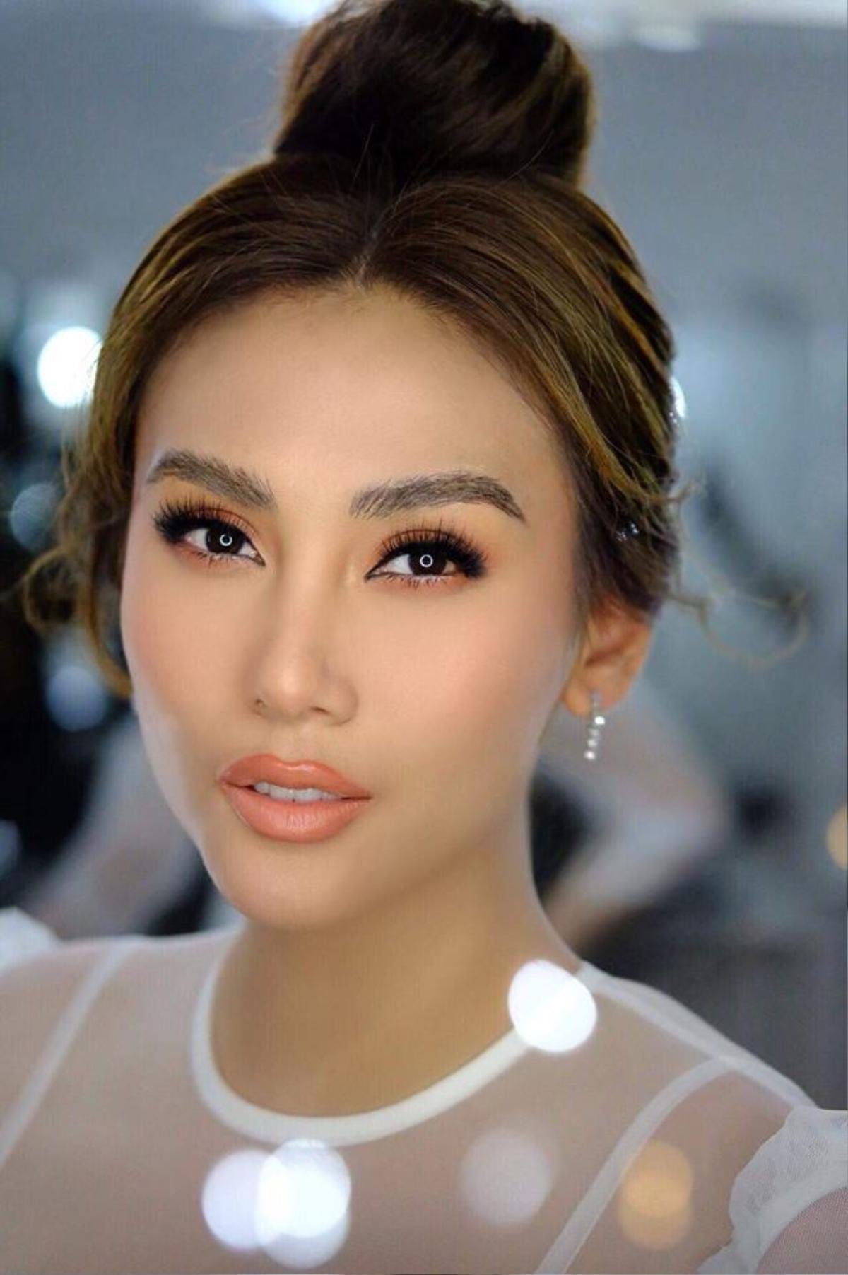 Hương Giang, Lan Khuê lên ngôi với lớp make-up hoàn hảo - Angela Phương Trinh lại như gấp đôi số tuổi Ảnh 4