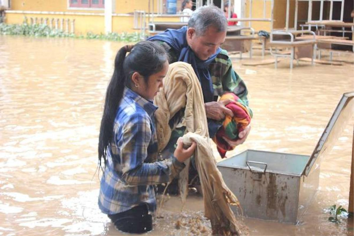 Trường học ở Nghệ An ngập chìm trong nước vào ngày tựu trường Ảnh 2