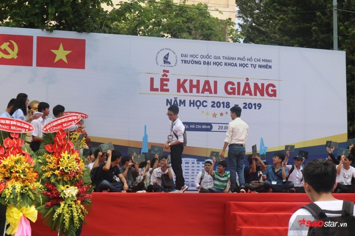 Thanh Duy Idol cùng sinh viên ĐH Khoa học Tự nhiên TP.HCM cháy hết mình trong lễ chào đón năm học mới Ảnh 5