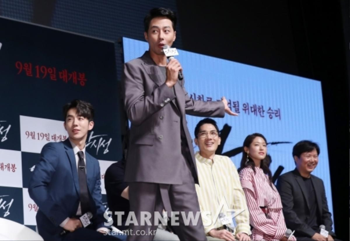 Showcase 'Pháo đài Ansi': Seolhyun kém sắc khi đứng cạnh 'mỹ nam' Jo In Sung và Nam Joo Hyuk Ảnh 34