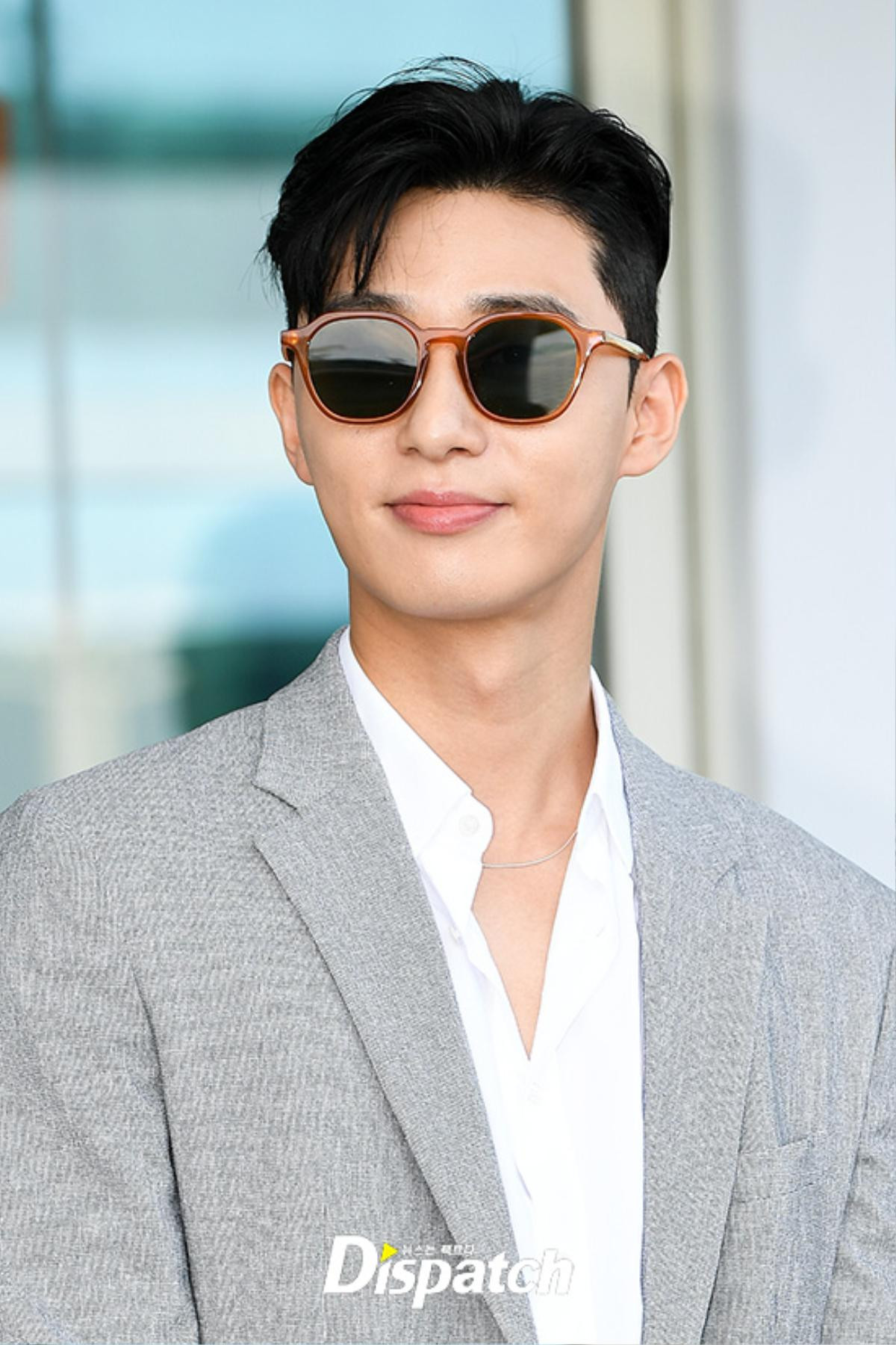 Xuất hiện tại sân bay, Joo Ji Hoon của 'Thử thách thần chết' khiến fan nhầm thành Park Seo Joon Ảnh 18