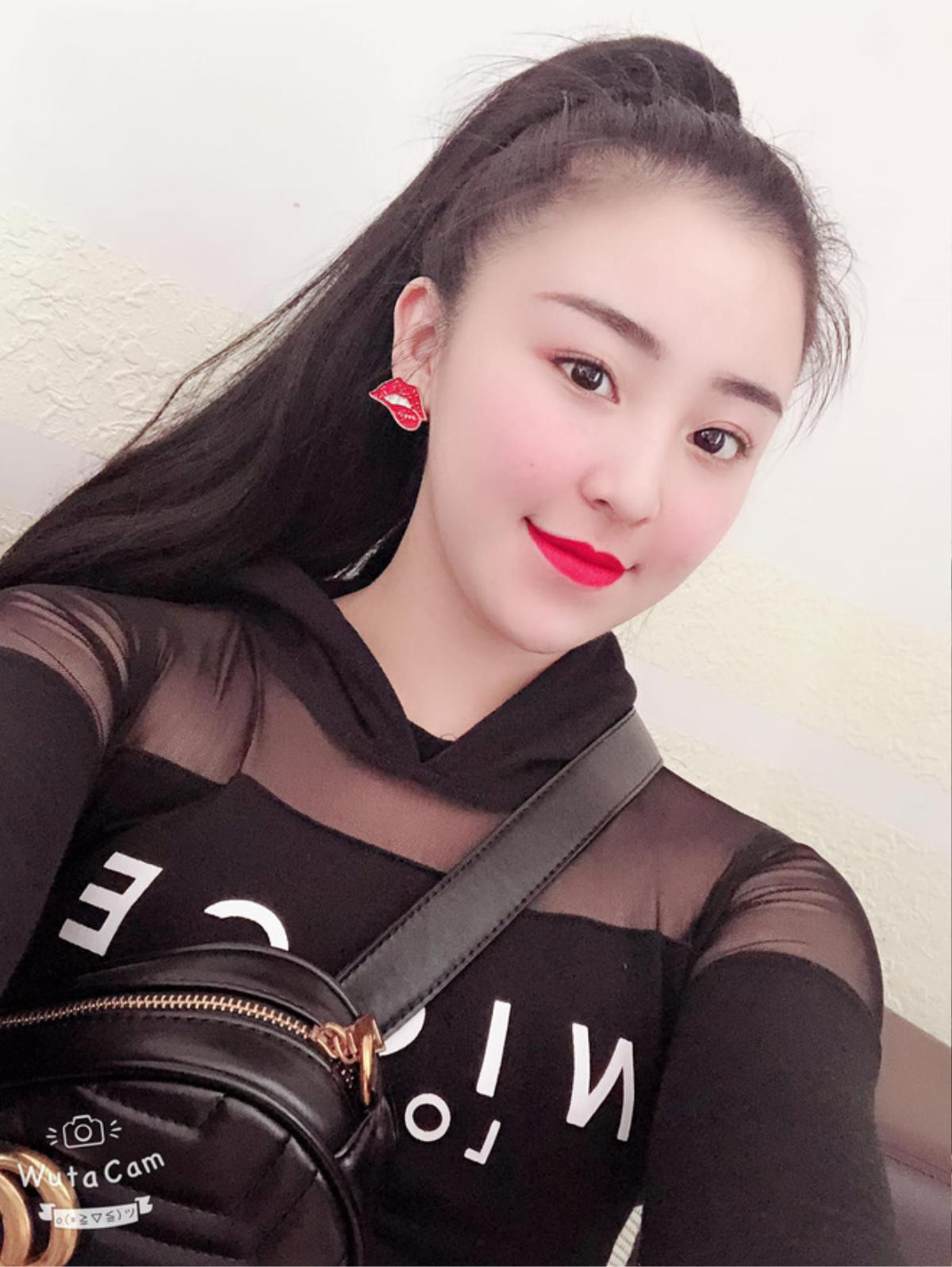 Hình ảnh mới của hot girl bánh tráng trộn: Tăng cân đáng kể, chuyển hướng gợi cảm hết nấc! Ảnh 2