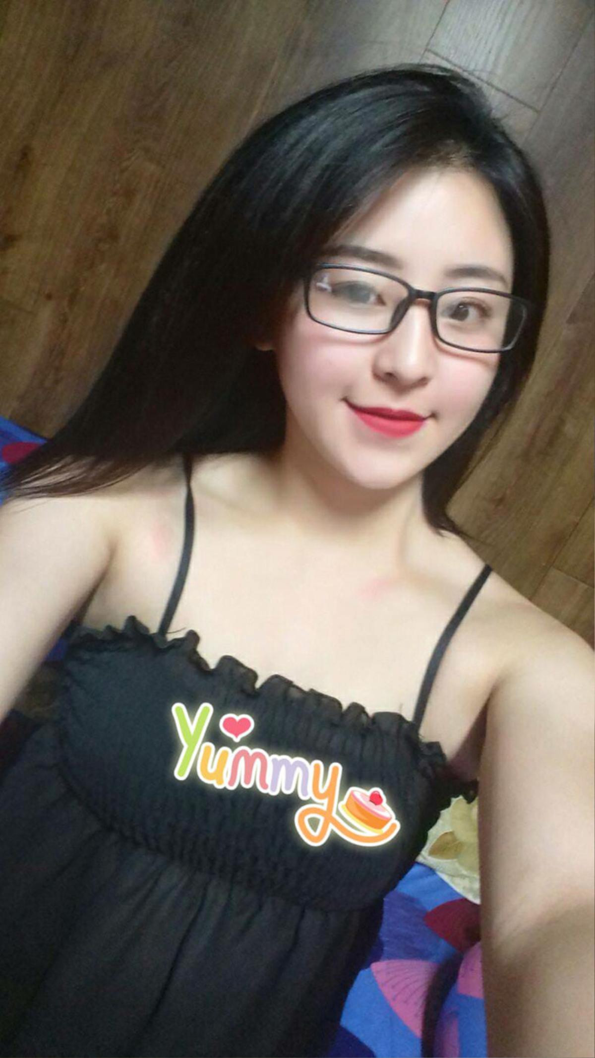 Hình ảnh mới của hot girl bánh tráng trộn: Tăng cân đáng kể, chuyển hướng gợi cảm hết nấc! Ảnh 4