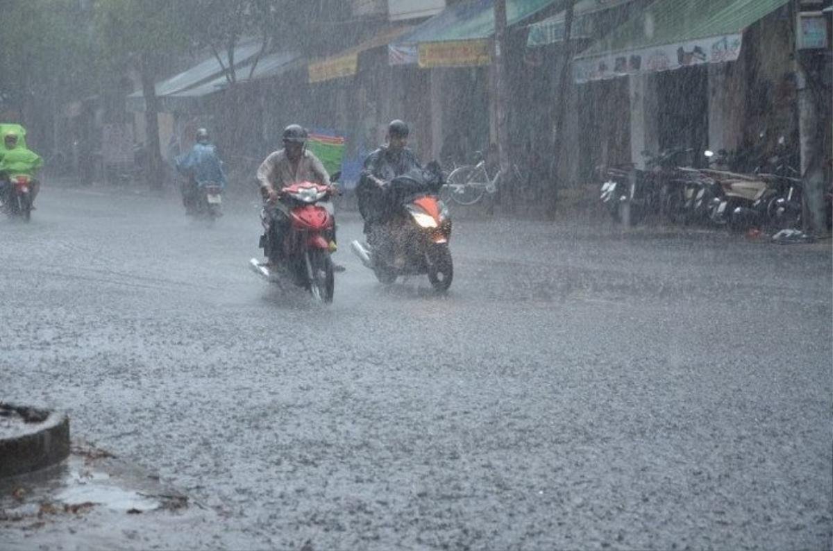 Cảnh báo sắp có mưa giông cực lớn trong khu vực nội thành Hà Nội Ảnh 1