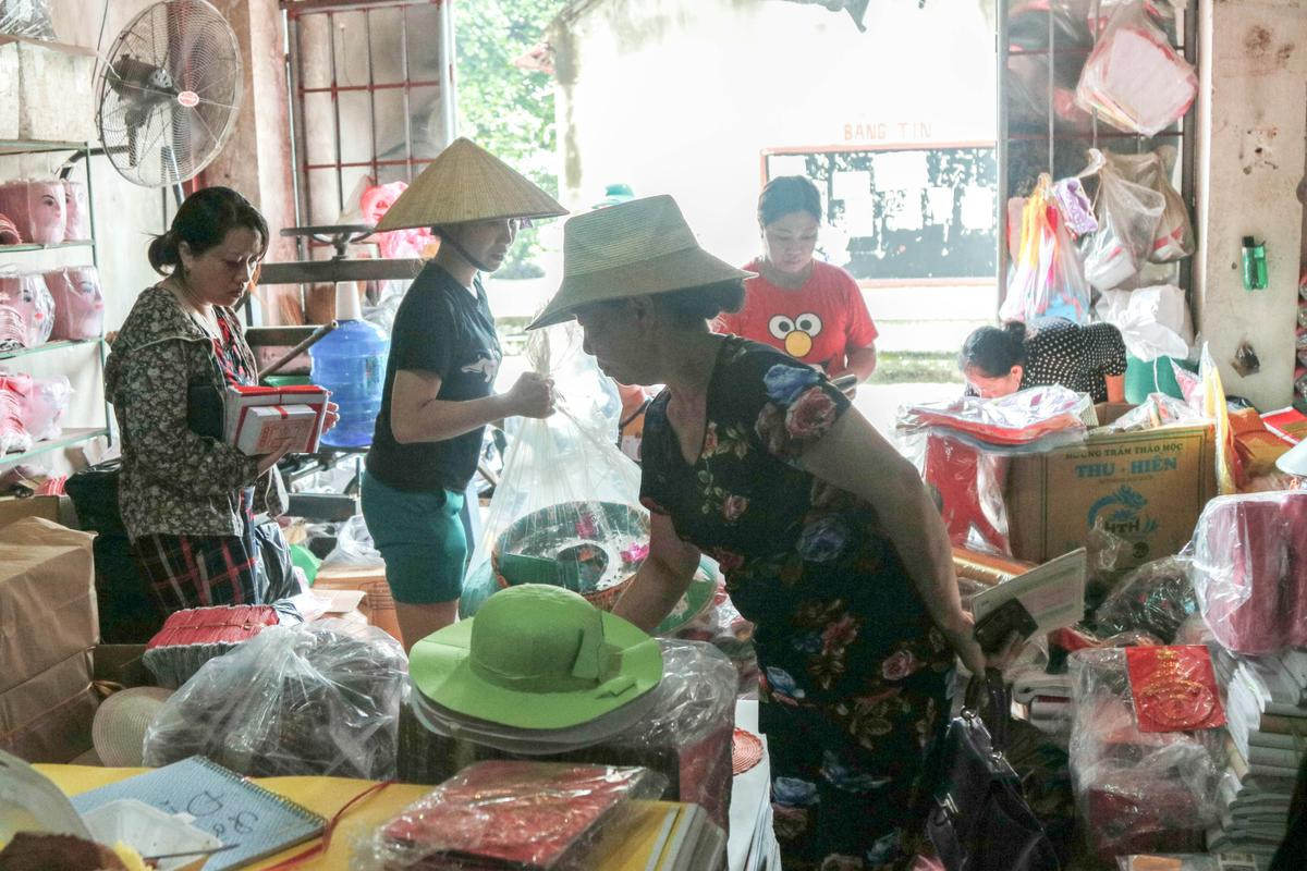 Đột nhập 'thủ phủ' vàng mã săn mốt 'hàng hiệu' cho người cõi âm tháng cô hồn Ảnh 1