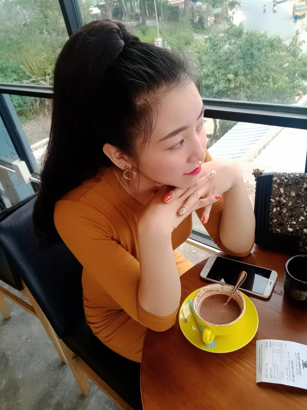 Hot girl bánh tráng trộn Đà Lạt: 'Tôi ly hôn chồng vì anh ấy ngoại tình, không thể tha thứ!' Ảnh 4