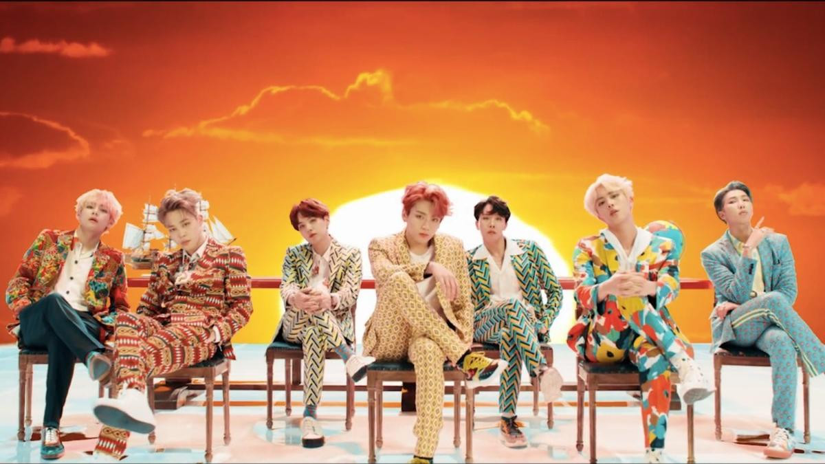 MV Kpop tuần qua: Liệu ARMY có giúp BTS cùng 'Idol' 'thống trị' luôn BXH này? Ảnh 2