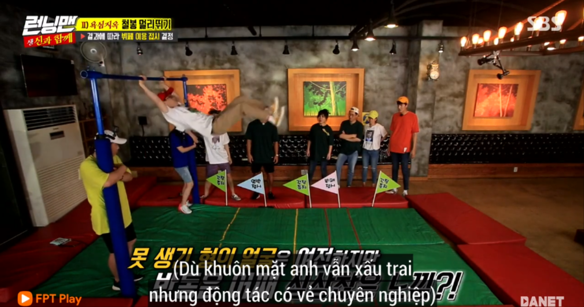 Running Man tập 415: Haha bị thần chết gõ cửa lúc đi vệ sinh, Kwang Soo đắm đuối hôn… Jong Kook Ảnh 24