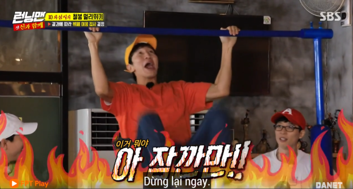 Running Man tập 415: Haha bị thần chết gõ cửa lúc đi vệ sinh, Kwang Soo đắm đuối hôn… Jong Kook Ảnh 25