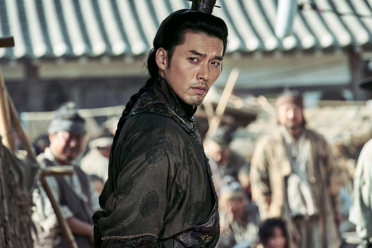 Hyun Bin kiệt sức chống lại đoàn quân xác sống trong trailer đầu tiên của bom tấn điện ảnh ‘Rampant’ Ảnh 1