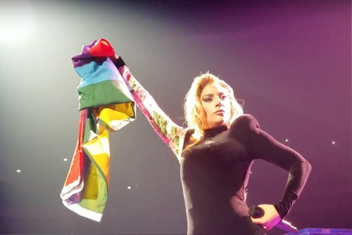 'Mẹ quỷ' Lady Gaga - Biểu tượng đình đám của cộng đồng LGBT Ảnh 7