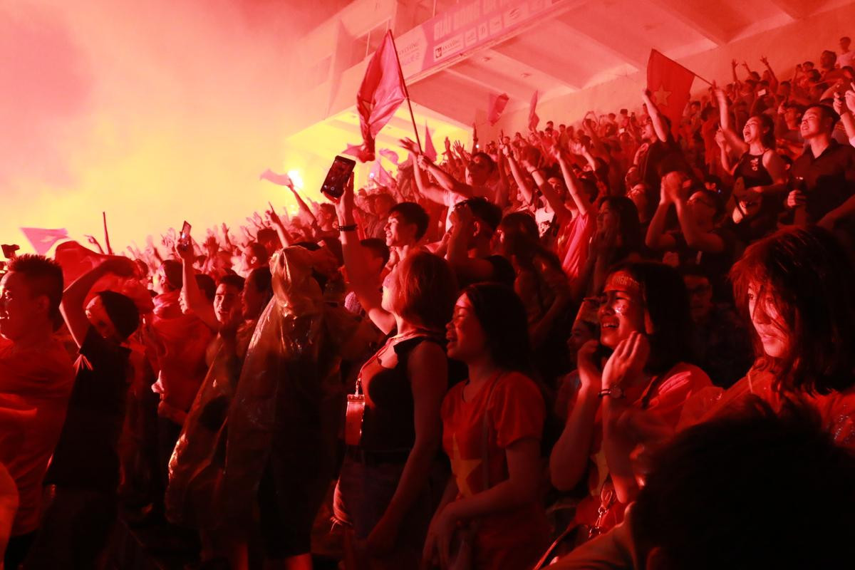 ‘Cháy tour’ đi Indonesia cổ vũ Olympic Việt Nam đá bán kết Asiad 2018, nhiều công ty du lịch xin mở thêm chuyến bay Ảnh 4