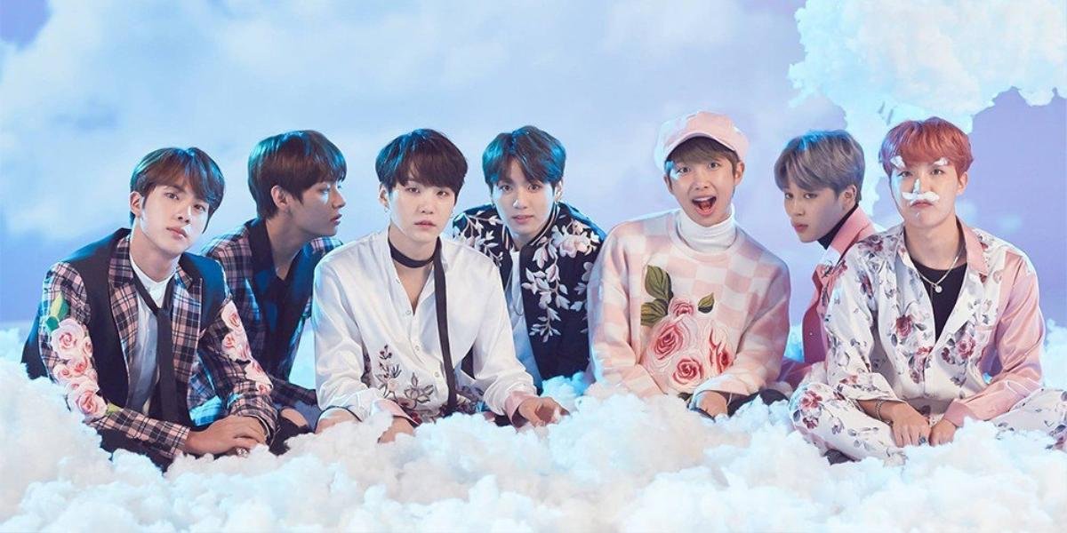 Big Hit 'chơi chiêu' không bán online: Hàng ngàn fan BTS thức xếp hàng từ đêm khuya, rất nhiều phụ huynh có mặt để… bảo vệ con Ảnh 6