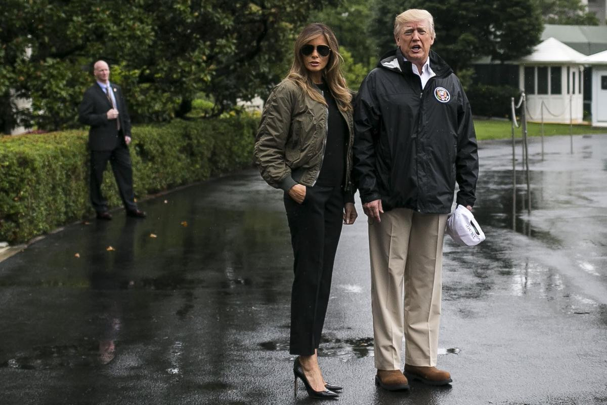 Dù rất đẹp nhưng Melania Trump vẫn bị chỉ trích vì ăn mặc không hợp hoàn cảnh Ảnh 5