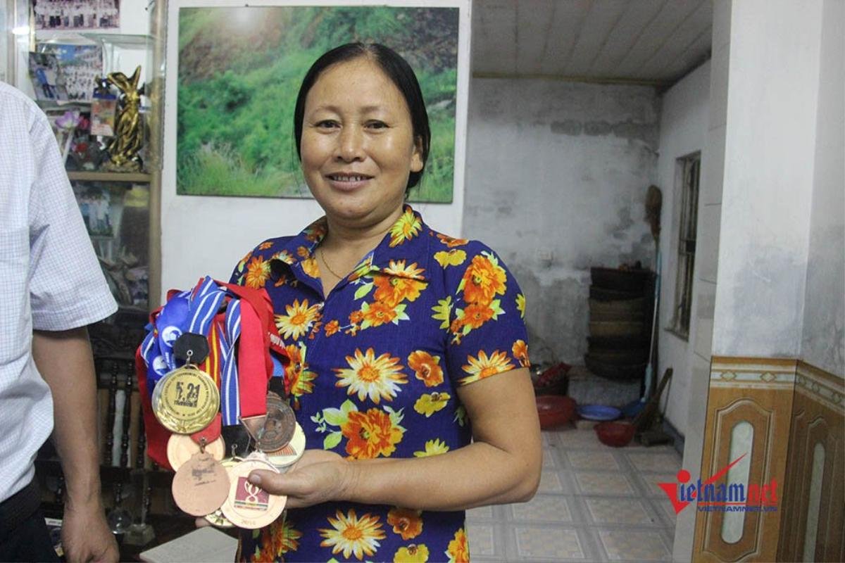 Mẹ cầu thủ Minh Vương: ‘Bàn thắng con sút tung lưới Olympic Hàn Quốc là món quà vô cùng ý nghĩa trong ngày giỗ cha' Ảnh 3