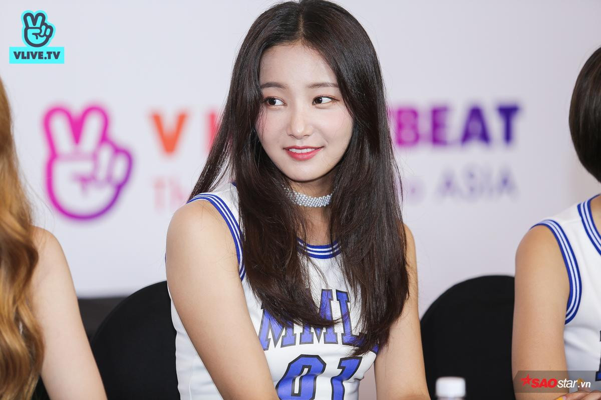 Fansign Momoland tại Việt Nam: Thương lắm Ahin chấn thương mắt vẫn cố gặp fan Việt bằng được Ảnh 3