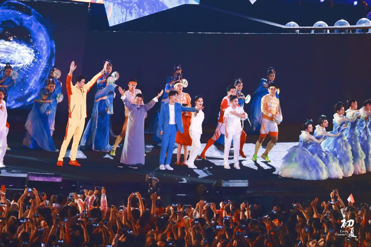 Bế mạc ASIAD 2018: Ảnh hiếm hoi của tỉ phú Jack Ma, Dịch Dương Thiên Tỉ (TFBOYS) Ảnh 12