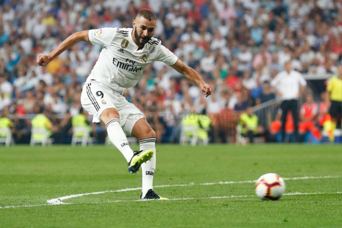 Ronaldo sang Juve giúp Benzema trở nên ‘bá đạo’ Ảnh 3