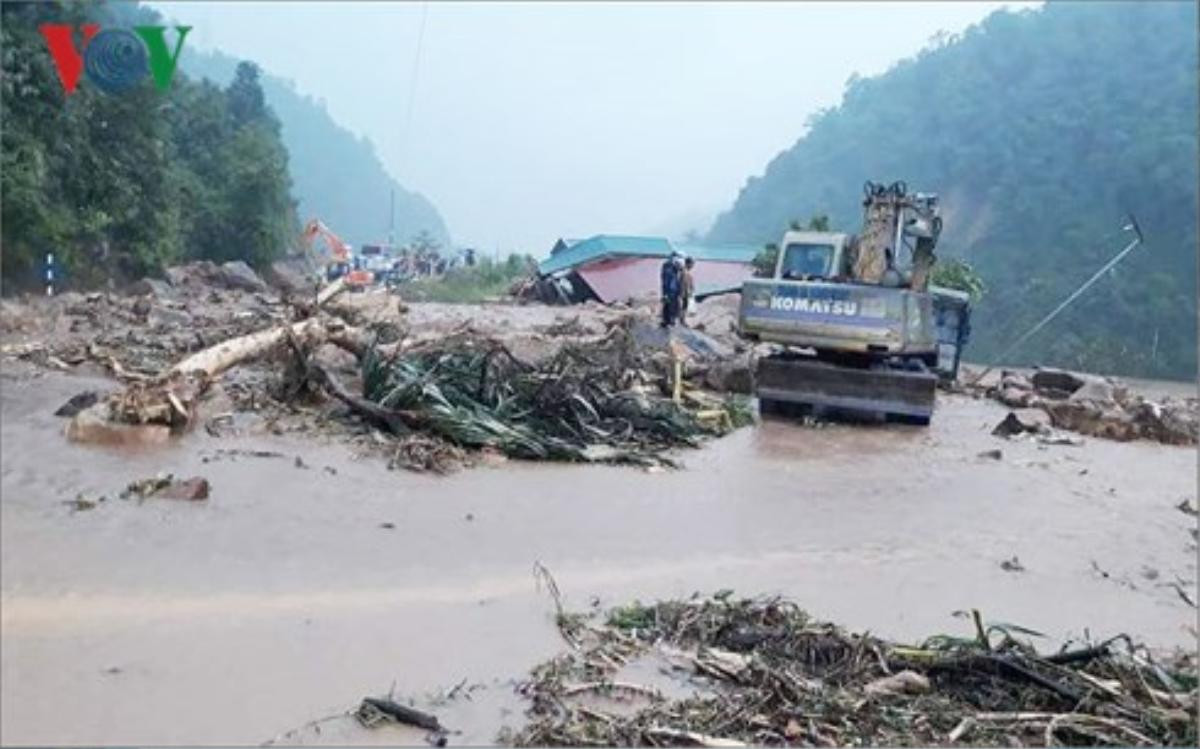 Mưa lũ làm 13 người chết, 3 người mất tích cùng nhiều thiệt hại nghiêm trọng Ảnh 2