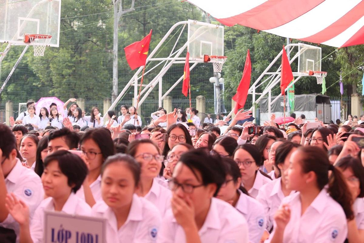 Chỉ một bức ảnh ngày tựu trường mà người ta hiểu ra thầy cô thương yêu học sinh đến nhường nào Ảnh 5