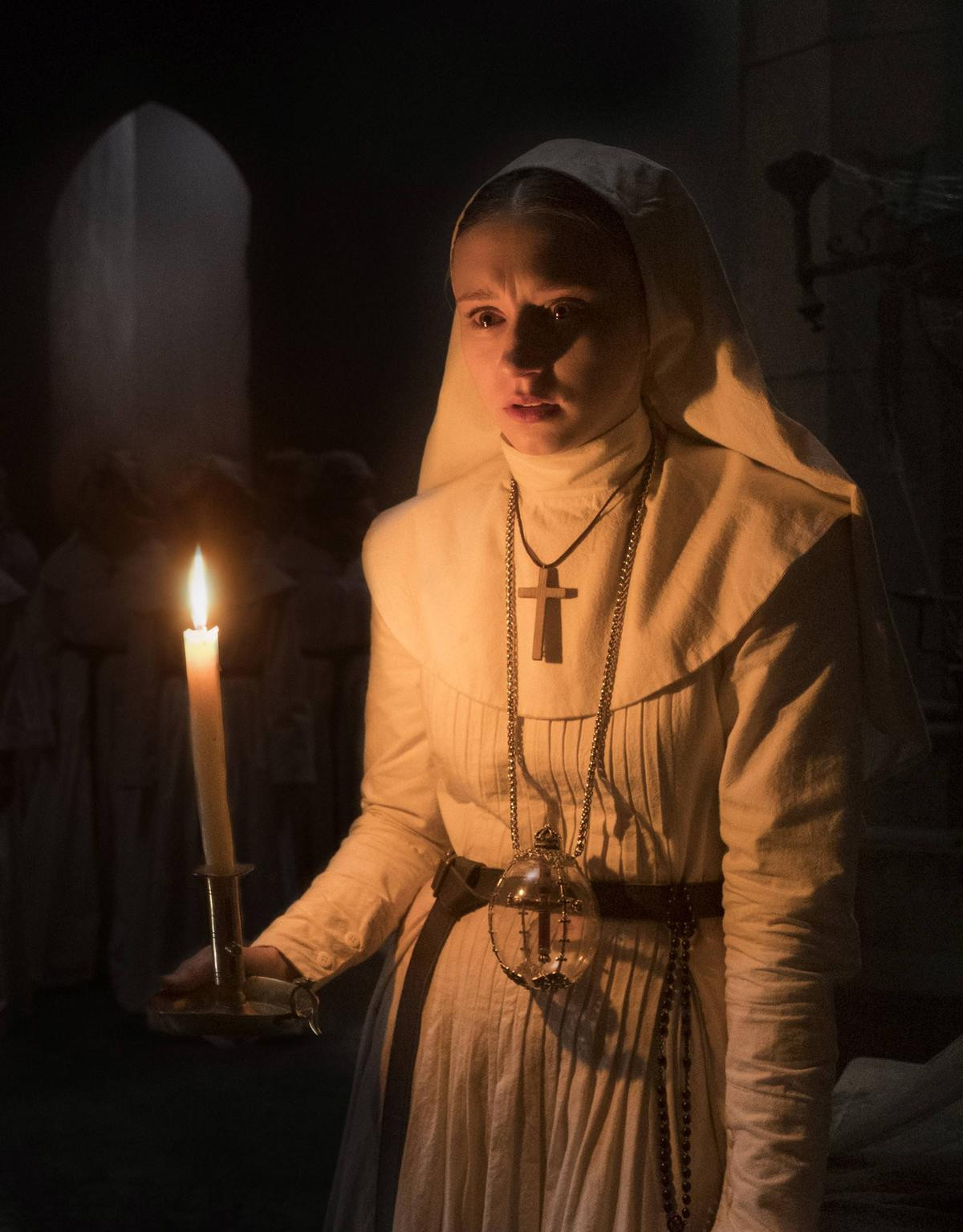 Review 'The Nun': Ác quỷ ma sơ Valak thao túng cả phim, gieo rắc nỗi sợ hãi cùng cực khắp Romania Ảnh 6