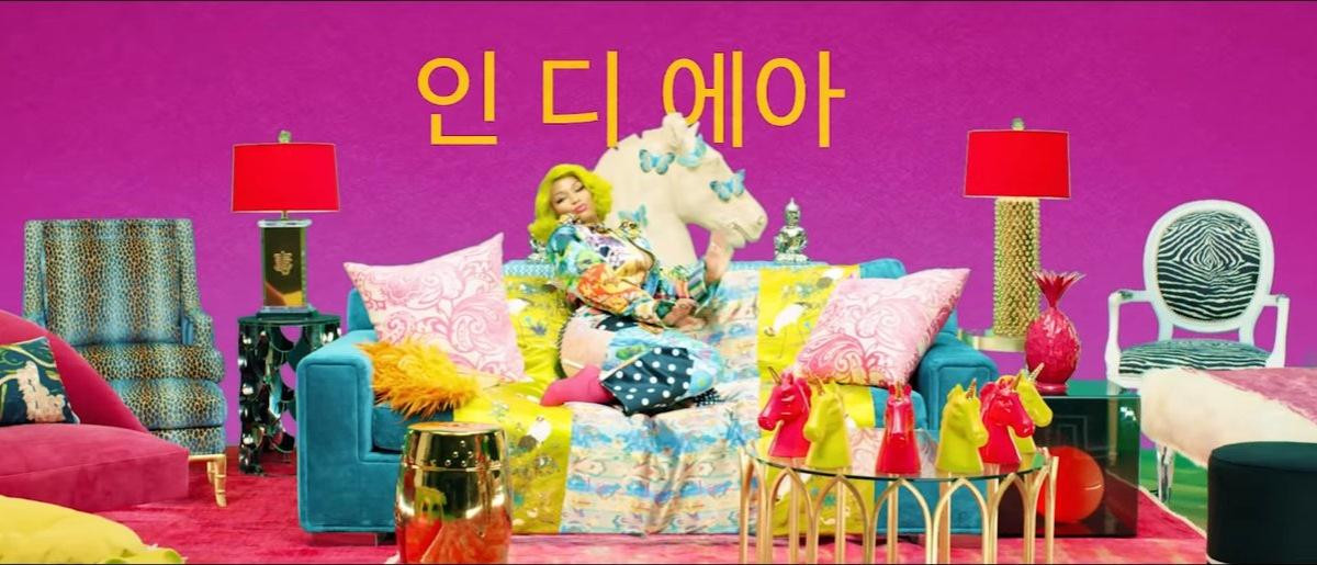 Quá hot: BTS 'đánh úp' MV Idol version có Nicki Minaj, cư dân mạng 'choáng' toàn tập Ảnh 3