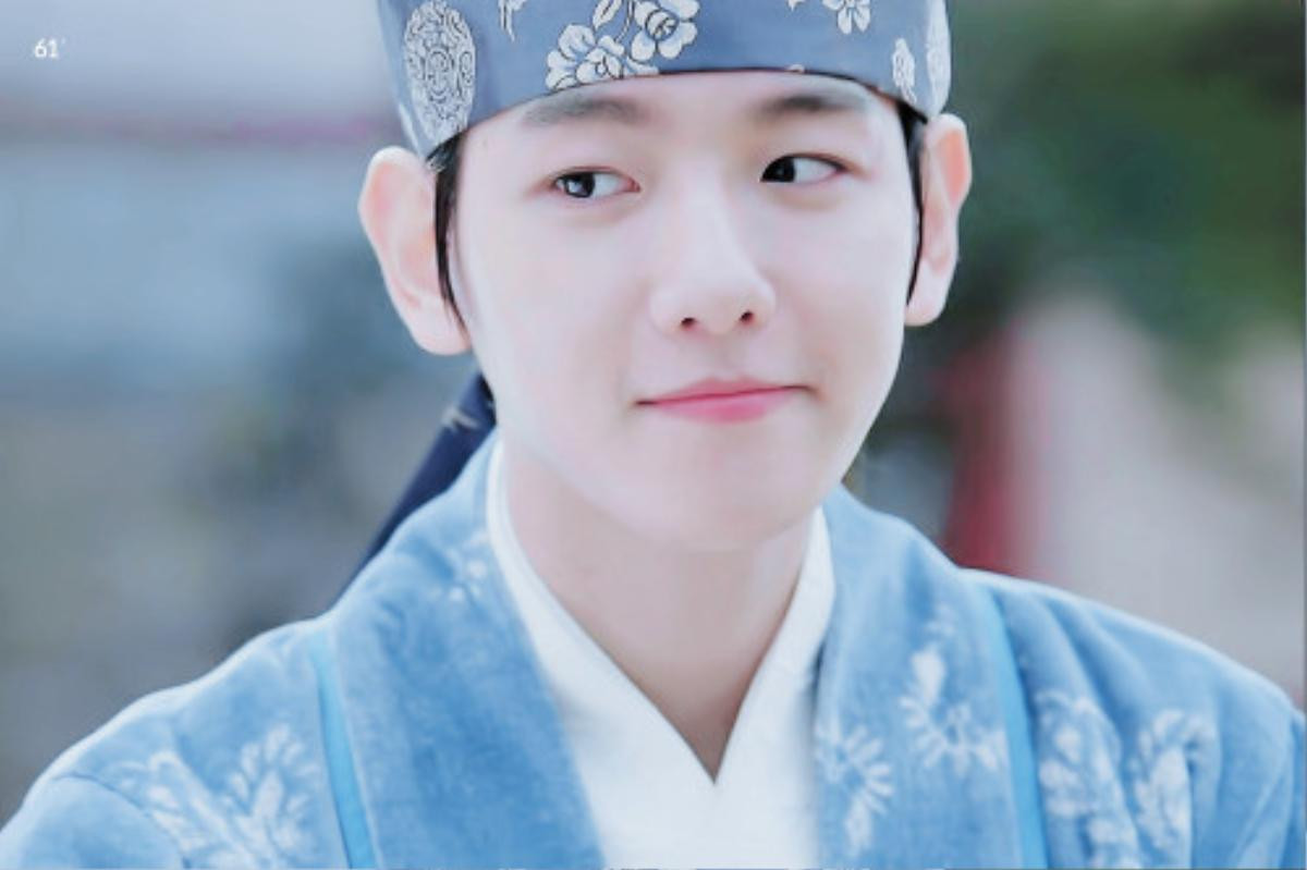 Quên kính thường đi, đẳng cấp tiên tử của Baekhyun (EXO) là phải đeo kính hình lục giác Ảnh 14