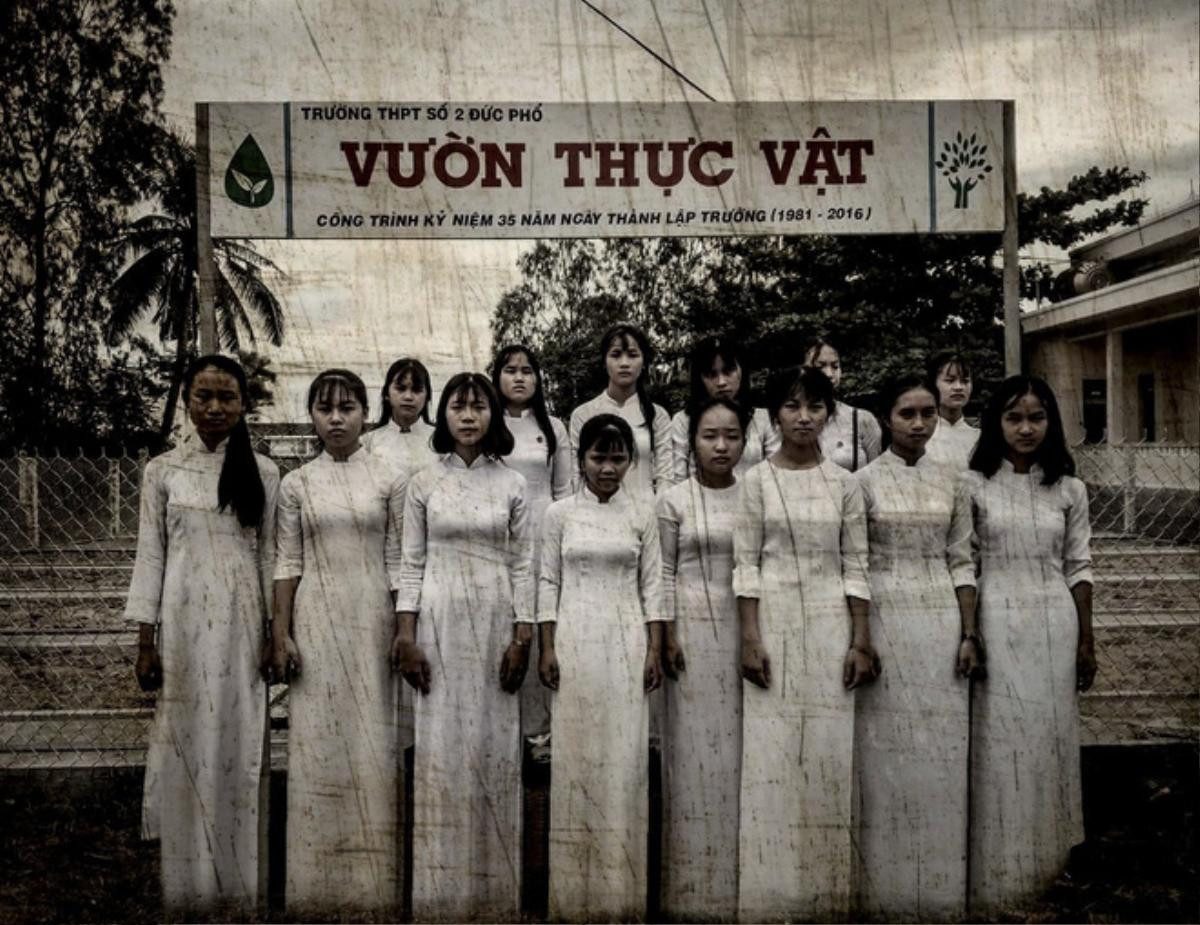 Lên mạng nhờ 'thánh photoshop' chỉnh màu ảnh tốt nghiệp, anh chàng nhận về nguyên album từ poster phim ma 'trăm người một biểu cảm' Ảnh 3