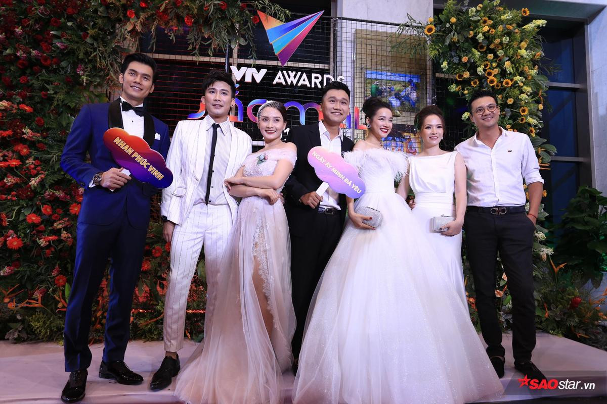 Nhã Phương - Hoa hậu Đỗ Mỹ Linh cùng diện đầm khoe vai trần gợi cảm tại VTV Awards 2018 Ảnh 8